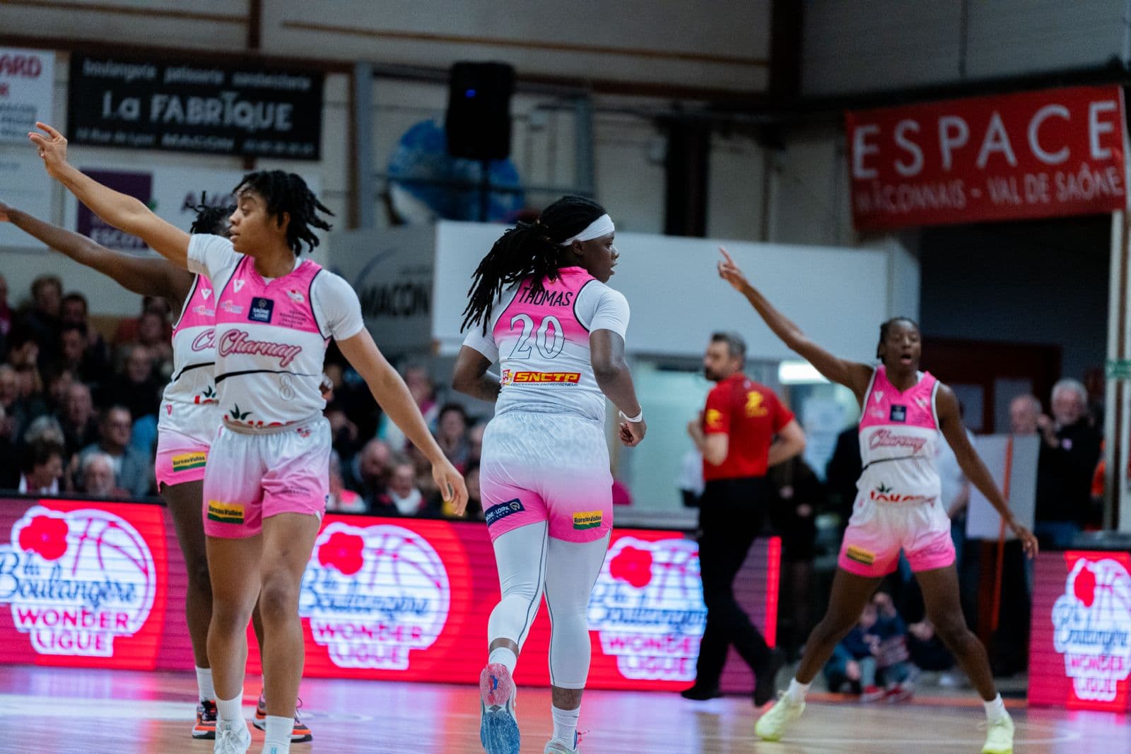 Charnay brise la folle série de Bourges après deux prolongations, Tarbes se hisse dans le Top 8