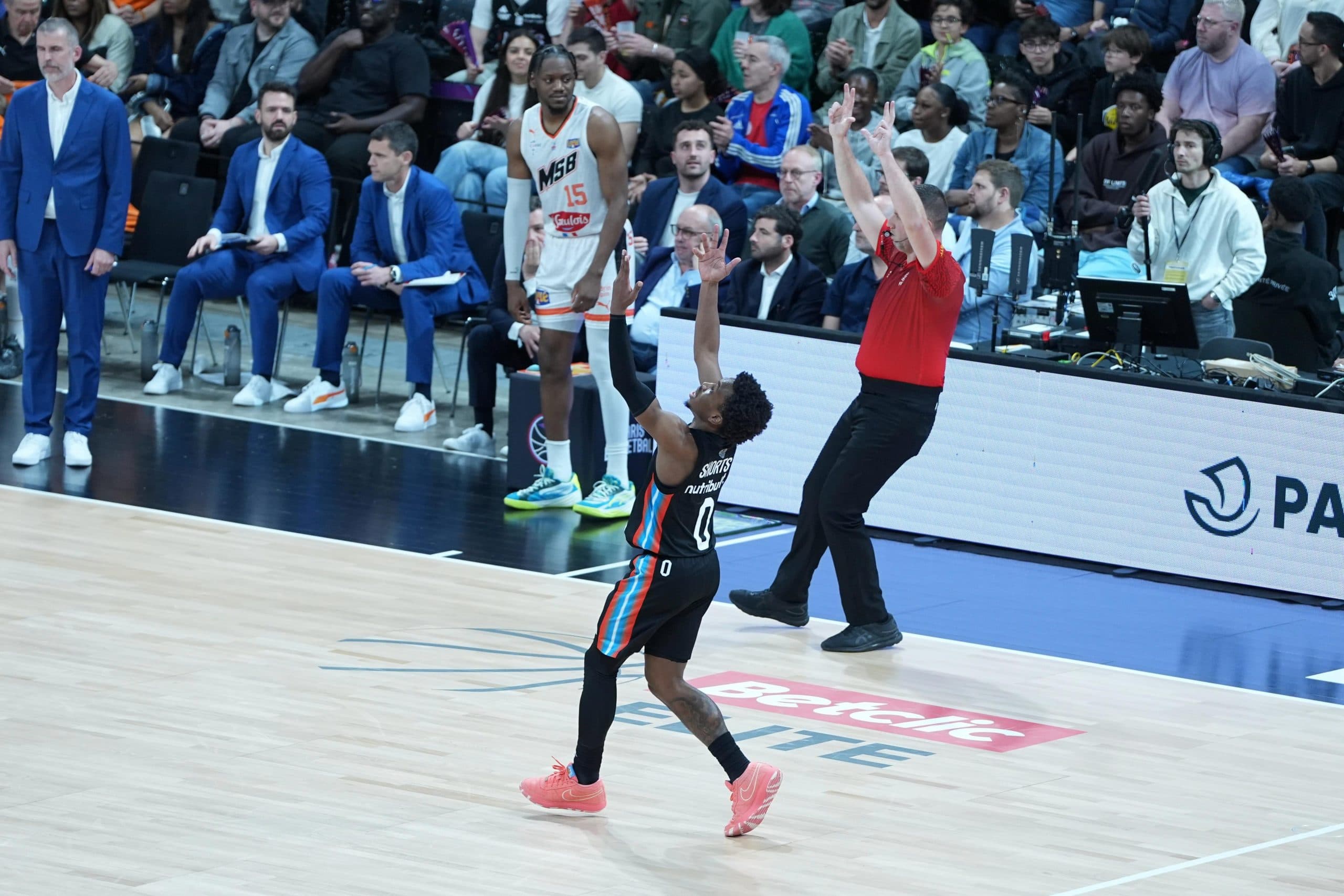 Avec un grand T.J. Shorts, avantage à Paris contre Le Mans avant la Coupe de France