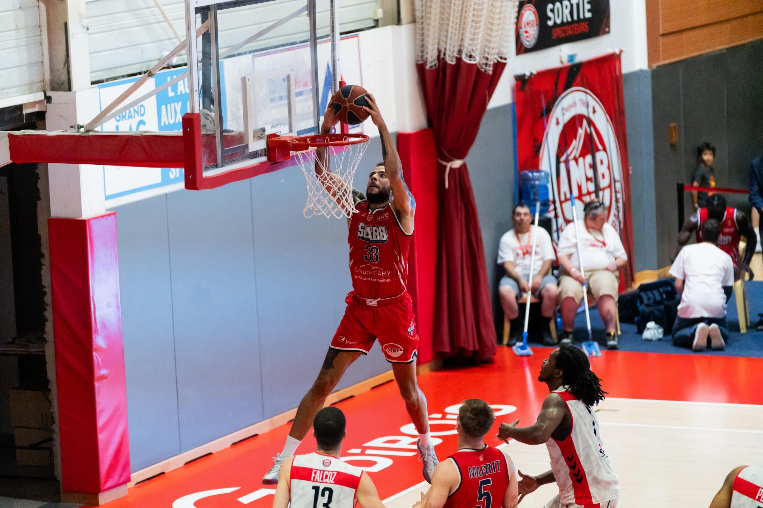 La course aux playoffs de Pro B bat son plein : le SCABB et Vichy y croient encore, 1 000e ratée pour Aix-Maurienne
