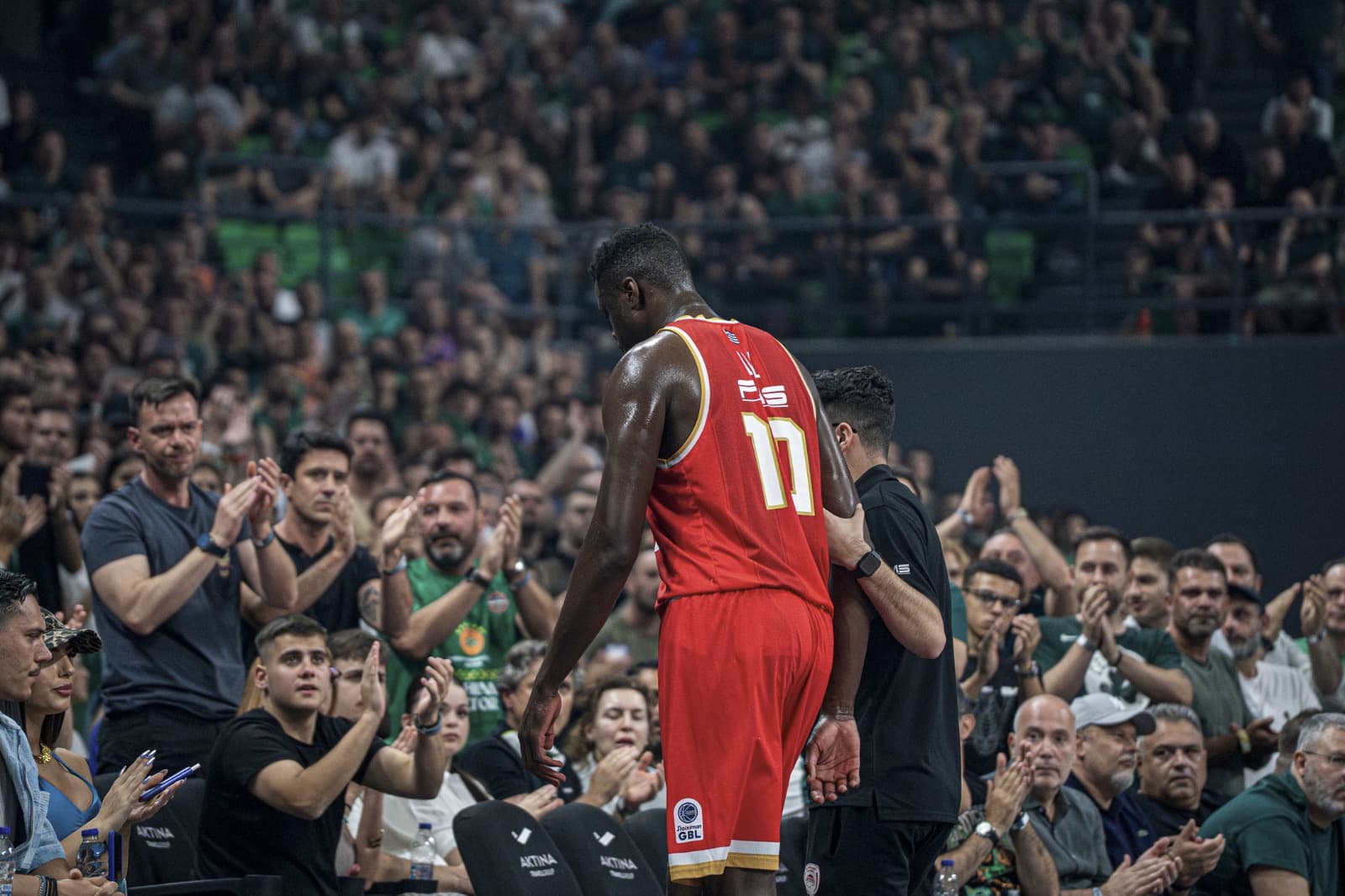 Coup dur pour l’Olympiakos et Moustapha Fall, absent pour une très longue durée !