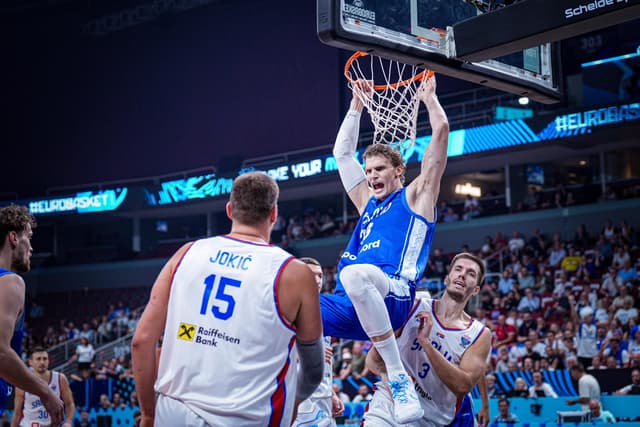 Sensation à l’EuroBasket : le favori serbe prend la porte, terrassé par la Finlande !