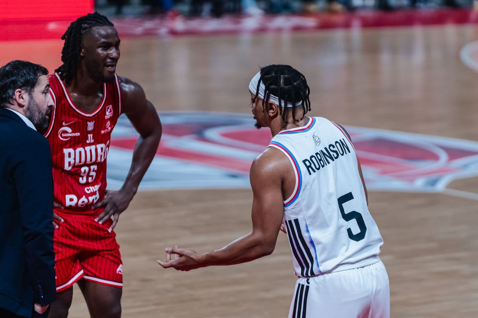 Frédéric Fauthoux remonté contre l’attitude du Paris Basketball : « Ils ont commencé à être arrogants »