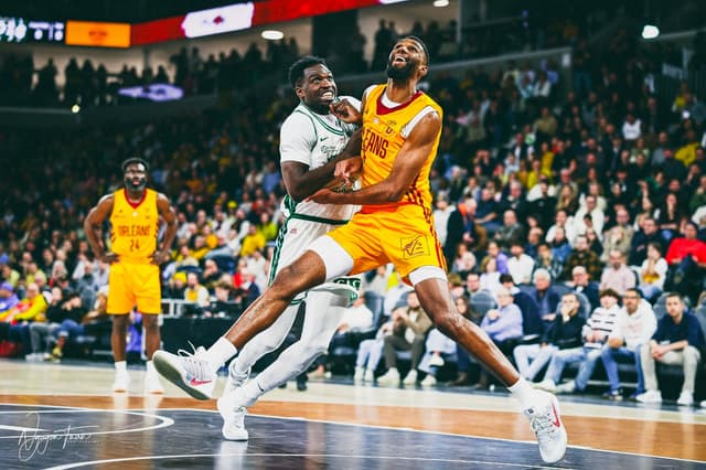 Orléans a craqué dans le combat face à Blois : « On est déçus, mais il reste 20 matchs », rappelle Lamine Kebe