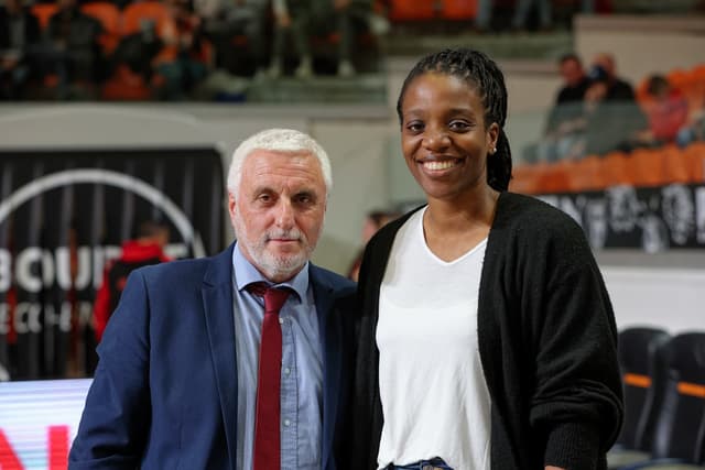 Le maillot d’Endy Miyem retiré par le Bourges Basket d’ici la fin de saison