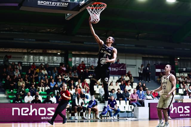 Fos l’emporte pour Jean-Pierre Barnes, vers une lutte à quatre pour la montée en ÉLITE 2, Charleville respire