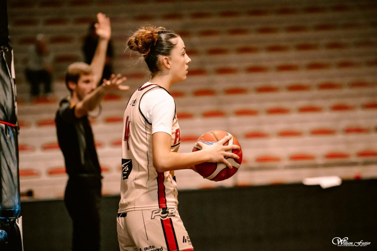 Margaux Raimbault et les U18 des Flammes Carolo : « On va à Bercy pour gagner, pas pour visiter »