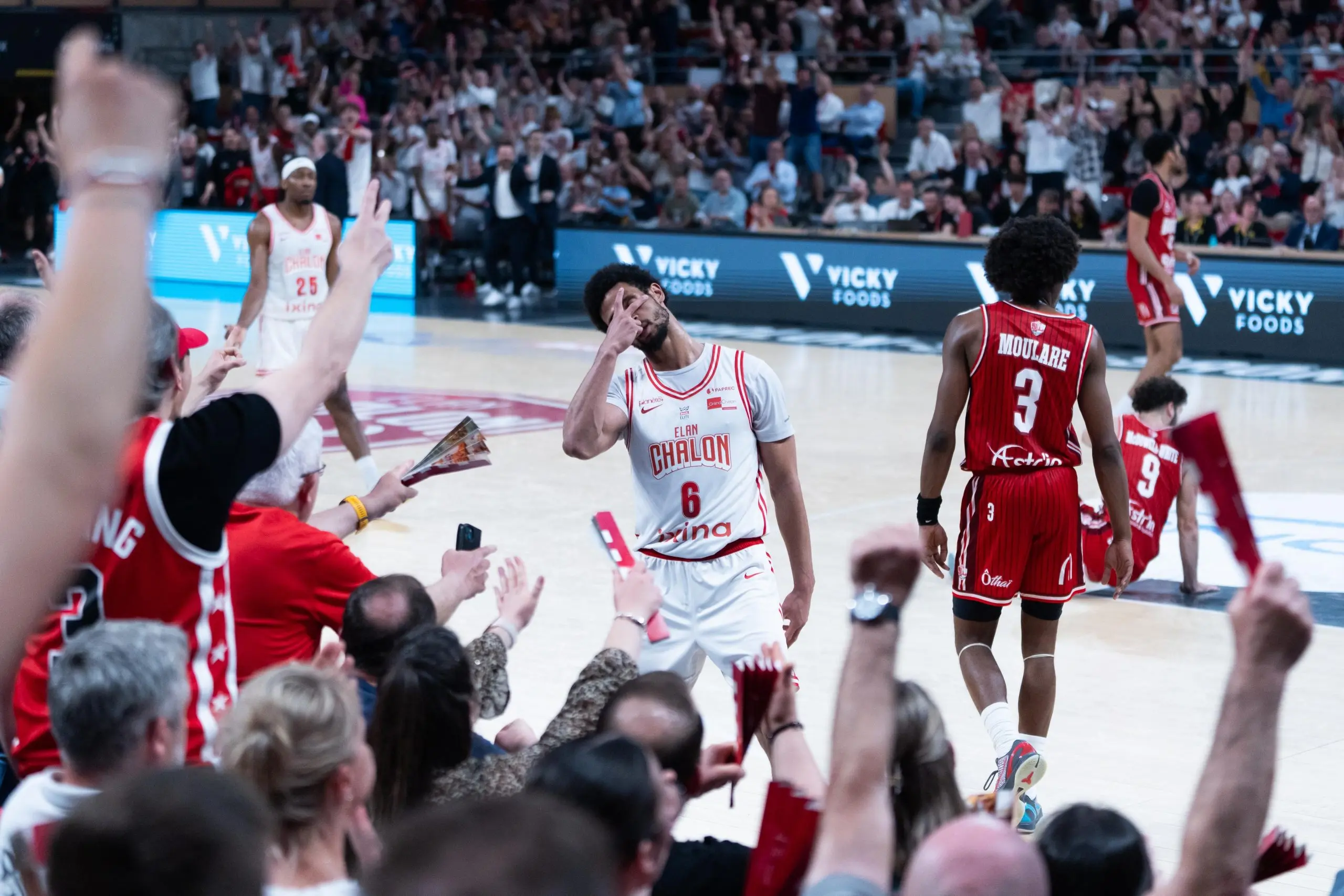 2h28 et 83 lancers-francs plus tard, l’Élan Chalon remporte un derby électrique contre la JL Bourg