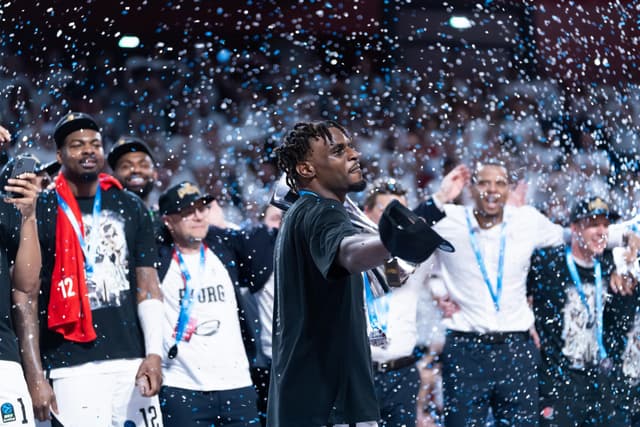 Kevin Kokila, recruté en NM1, capitaine de la JL Bourg victorieuse de l’EuroCup : « Je suis le plus heureux du monde ! »