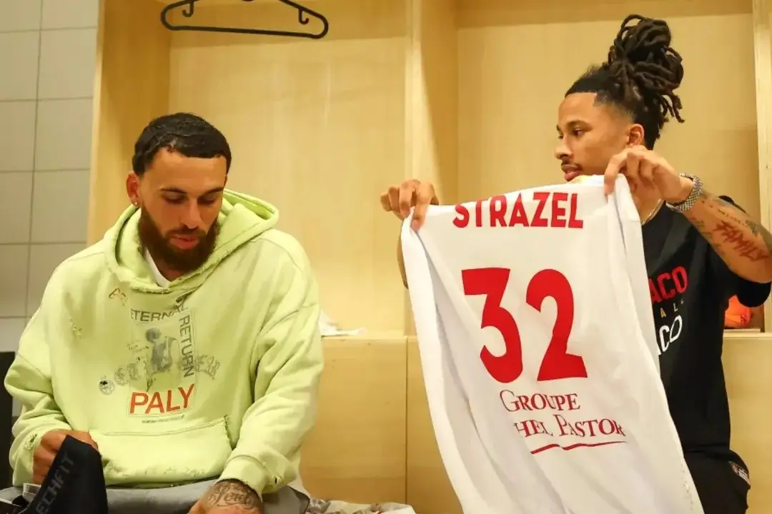 Mike James est bien de retour, avec le numéro 32 de Strazel !