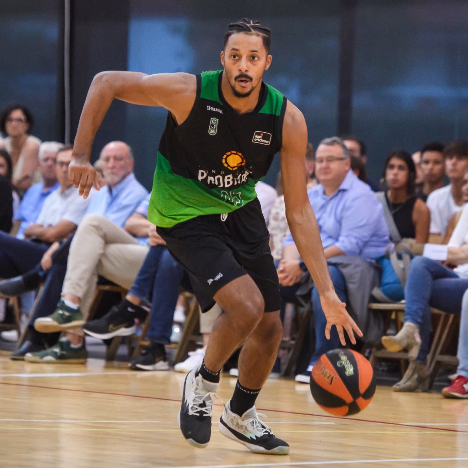 William Howard (Badalone) touché au mollet