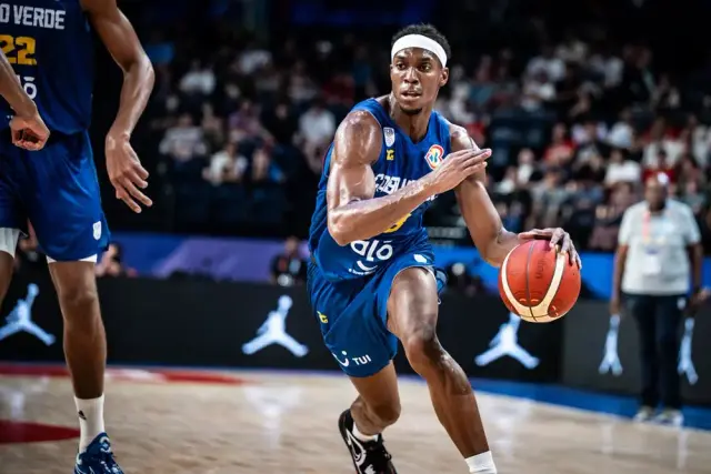 Un ancien Ébroïcien rejoint Matthieu Missonnier et Axel Toupane pour les playoffs de BAL !