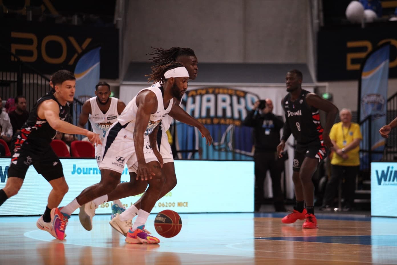 Antibes renoue avec la victoire, Saint-Quentin toujours leader