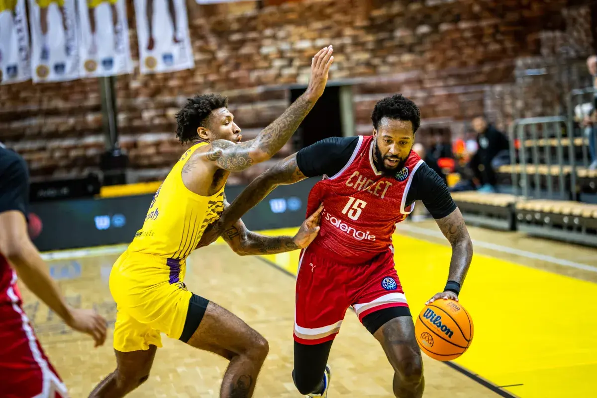 Isaiah Miles quitte Cholet Basket, Keshawn Justice fait son retour