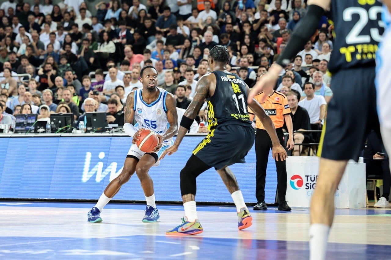 Fin de saison en Turquie pour Yoan Makoundou et Ankara, éliminés par le Fenerbahce