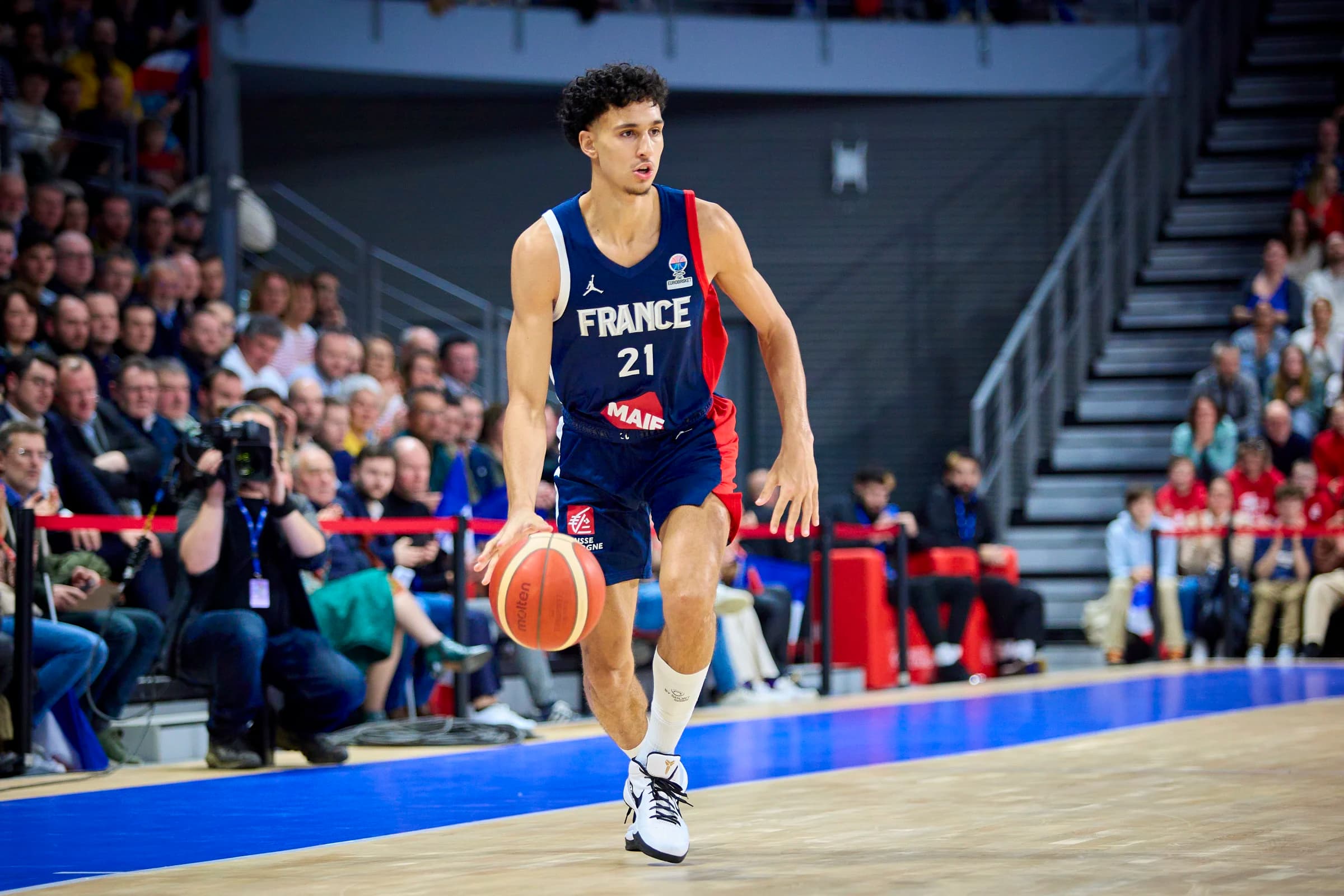 Zaccharie Risacher déterminé à « gagner sa place » pour l’EuroBasket 2025