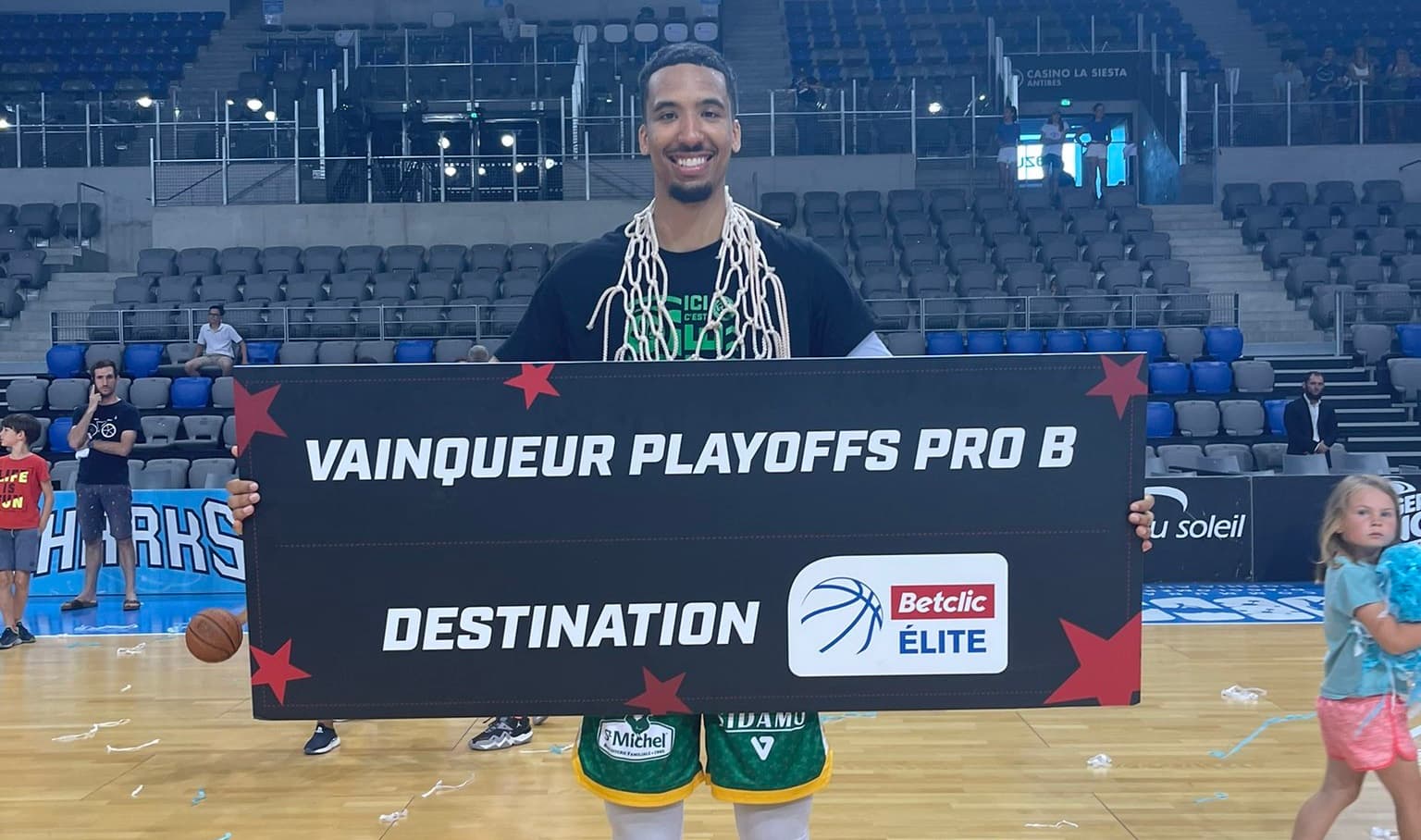 Vainqueur des playoffs d’accession avec Blois, Zeke Moore rejoint les Santa Cruz Warriors