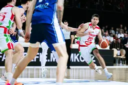 Zoltan Perl a marqué 25 points pour la Hongrie contre la Finlande