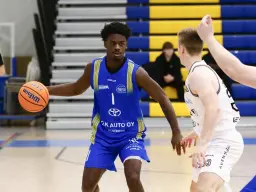 Zyon Dobbs sous les couleurs du club finlandais de Huima