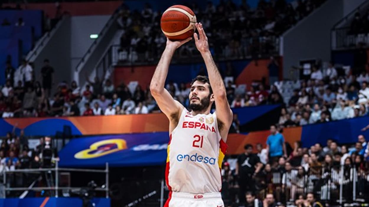 Alex Abrines à 3 points avec l'Espagne en 2023 Alex Abrines à 3 points avec l'Espagne en 2023