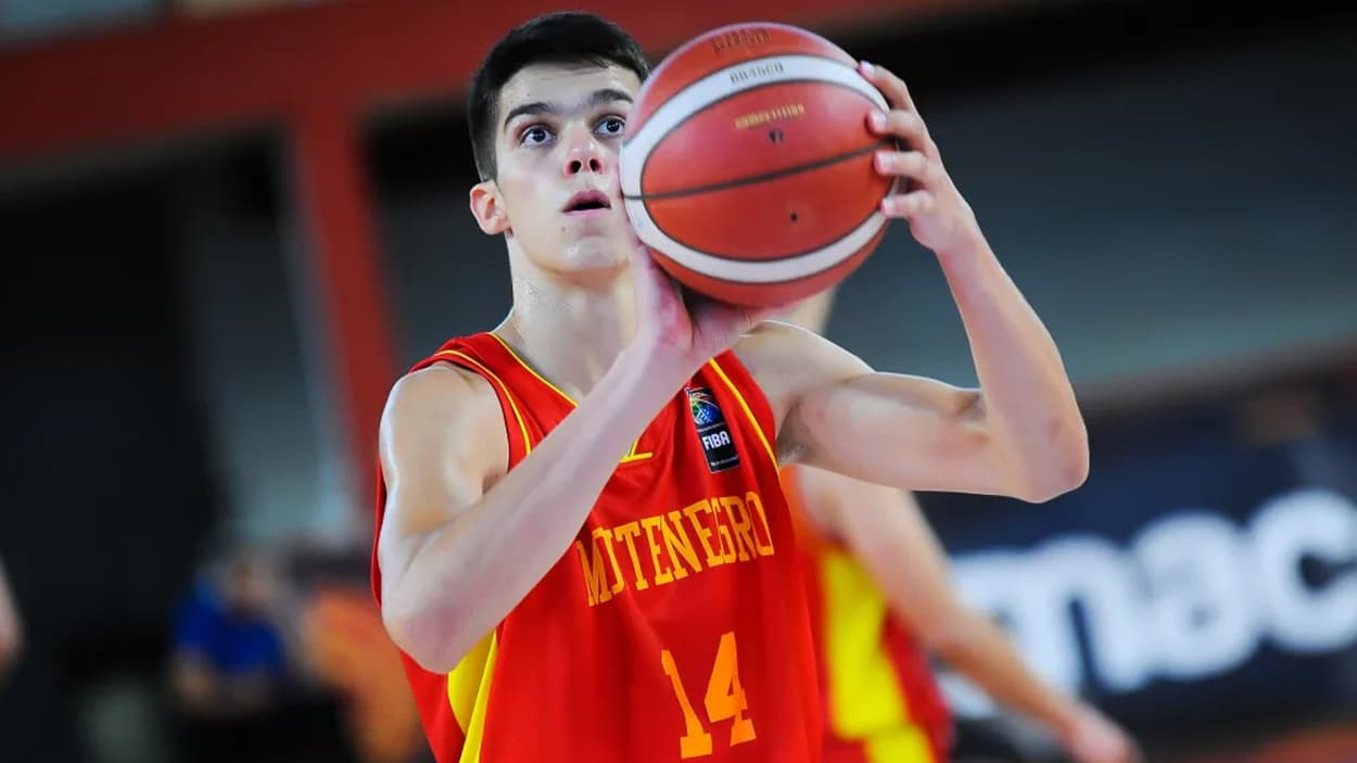 Andrija Josovic avec le Monténégro en U18 Andrija Josovic avec le Monténégro en U18