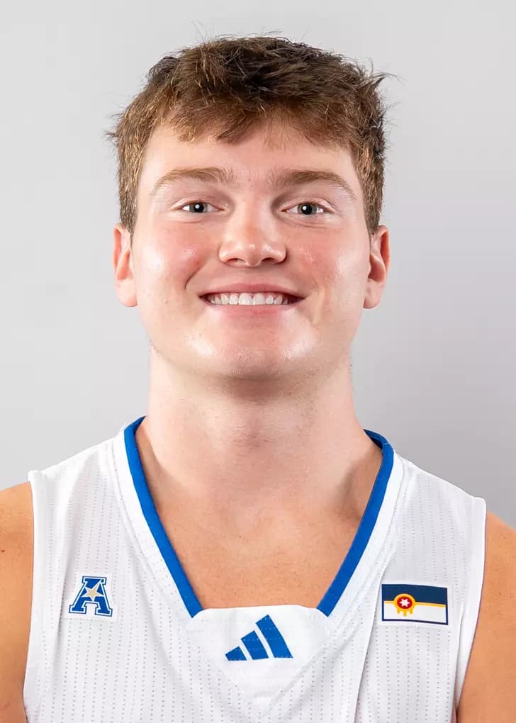 carter_benton_2025-2026_16-9.webp
