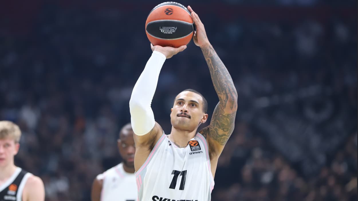 Edwin Jackson au lancer-franc avec l'Asvel en Euroleague Edwin Jackson au lancer-franc avec l'Asvel en Euroleague