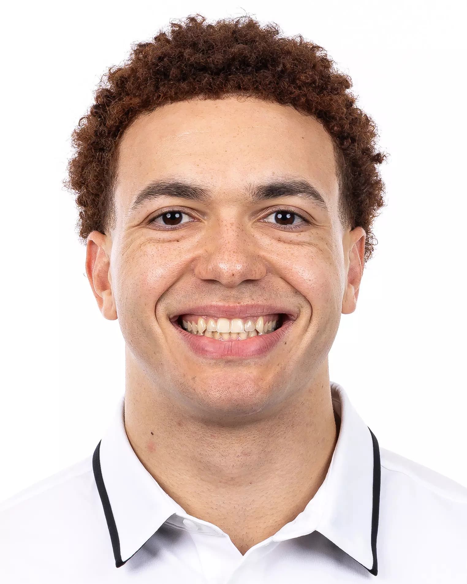 elijah_saunders_2025-2026_16-9.webp