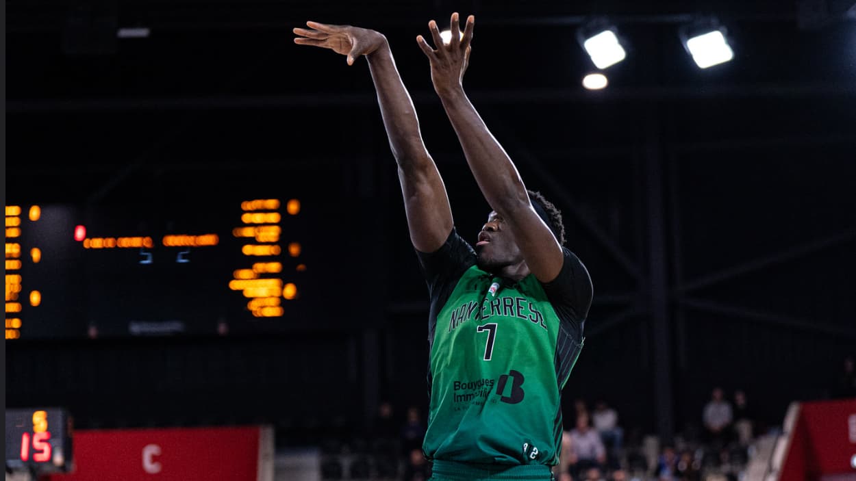 Ibrahima Fall Faye (Nanterre) au tir face à l'ASVEL Ibrahima Fall Faye (Nanterre) au tir face à l'ASVEL