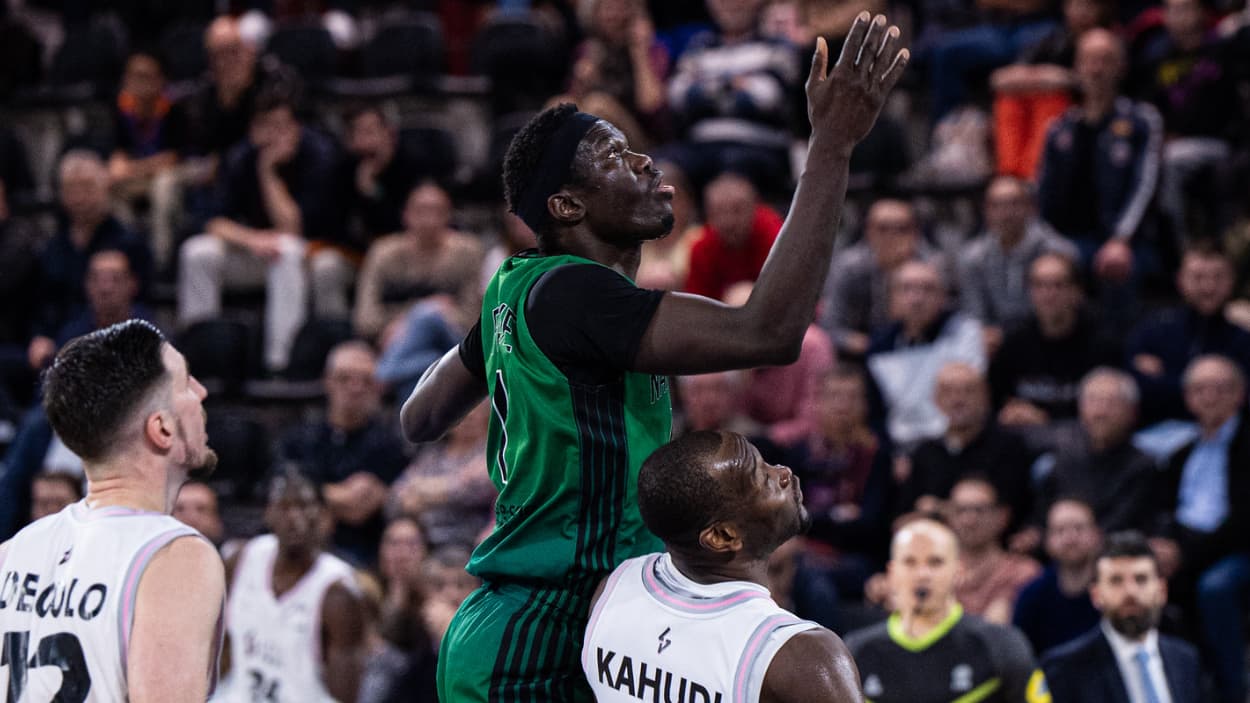 Ibrahima Fall Faye (Nanterre) face à l'ASVEL Ibrahima Fall Faye (Nanterre) face à l'ASVEL