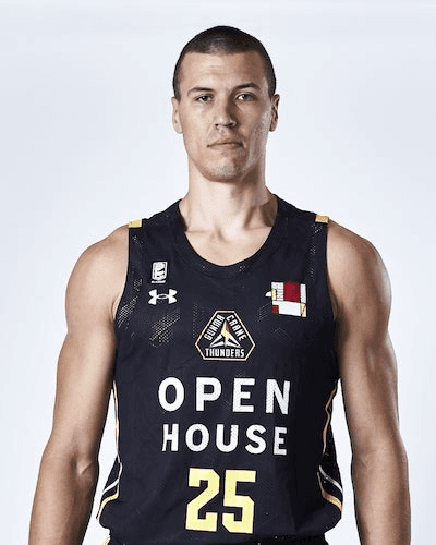 kaleb_tarczewski_2023-2024_16-9.png