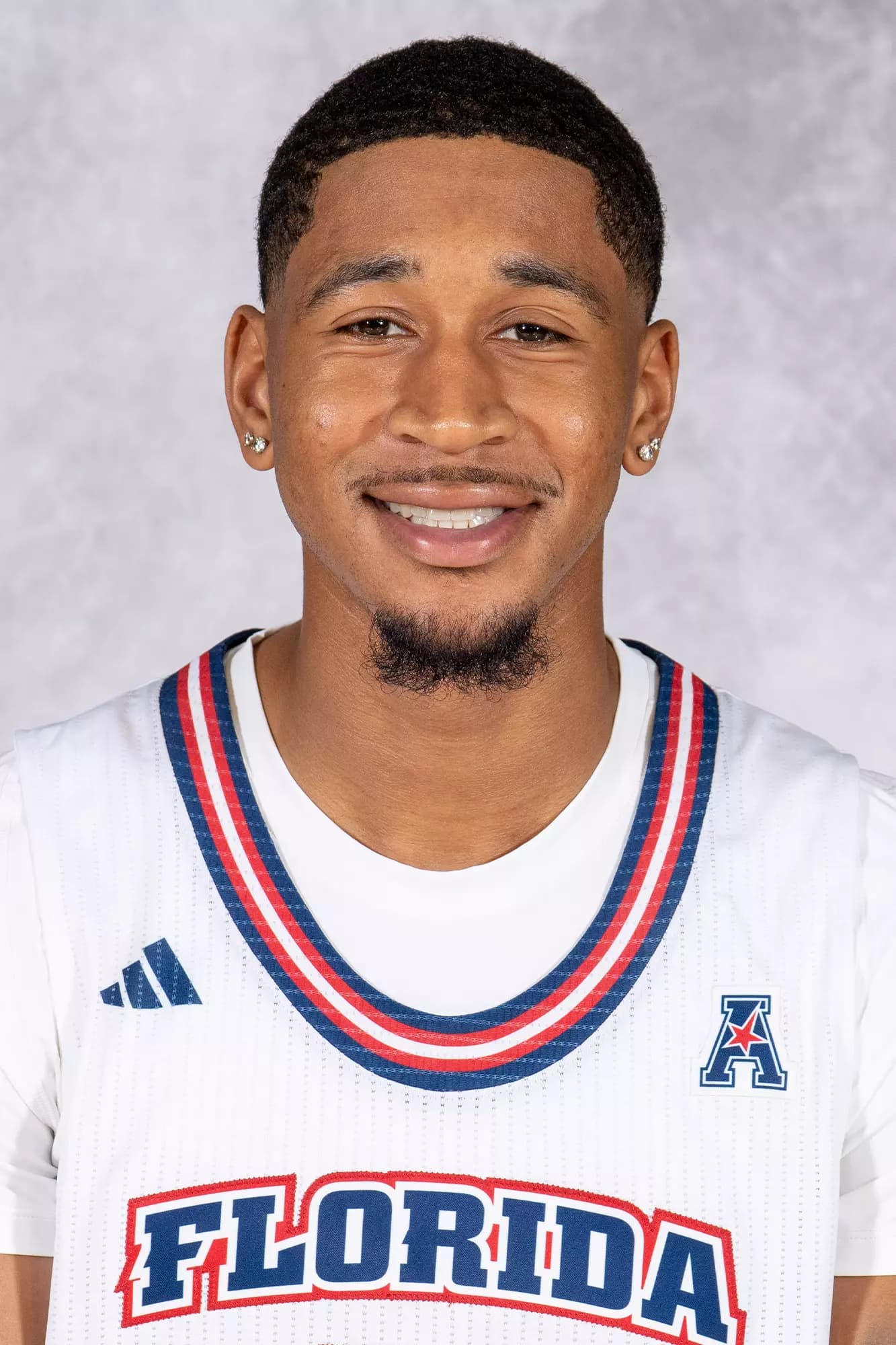 kanaan_carlyle_2025-2026_16-9.webp