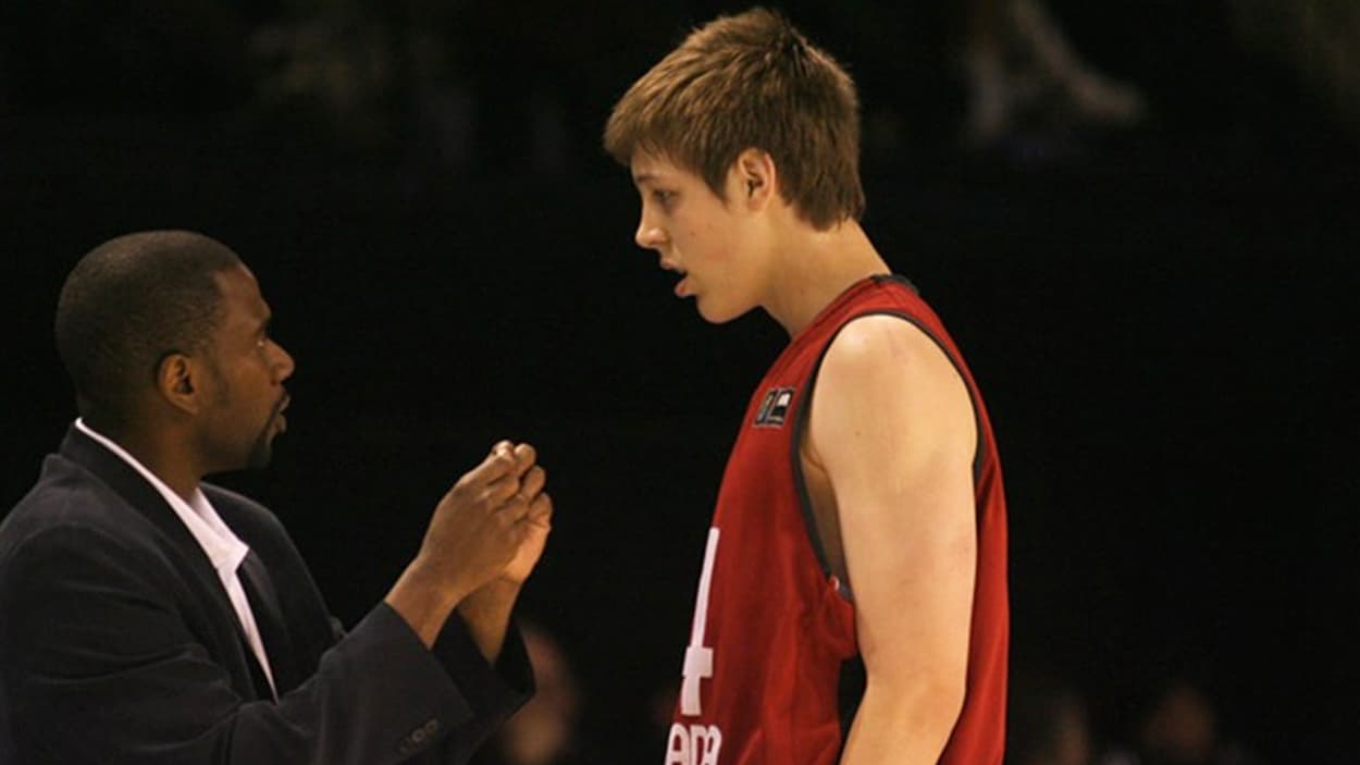 Kelly Olynyk avec le Canada en U19 Kelly Olynyk avec le Canada en U19