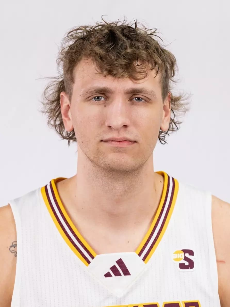 logan_duncomb_2025-2026_16-9.webp