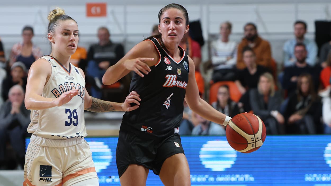 Marine Fauthoux au dribble avec Mersin en Euroleague Marine Fauthoux au dribble avec Mersin en Euroleague