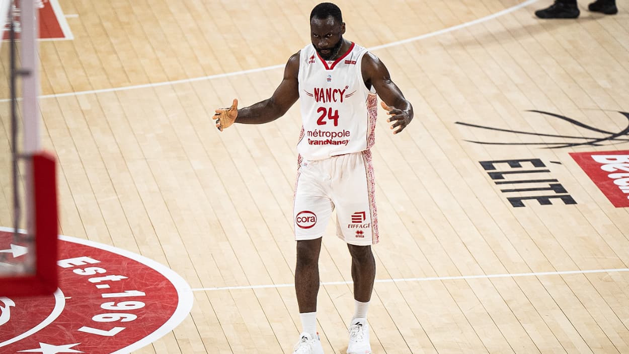 Mérédis Houmounou (Nancy) face au Paris Basketball Mérédis Houmounou (Nancy) face au Paris Basketball