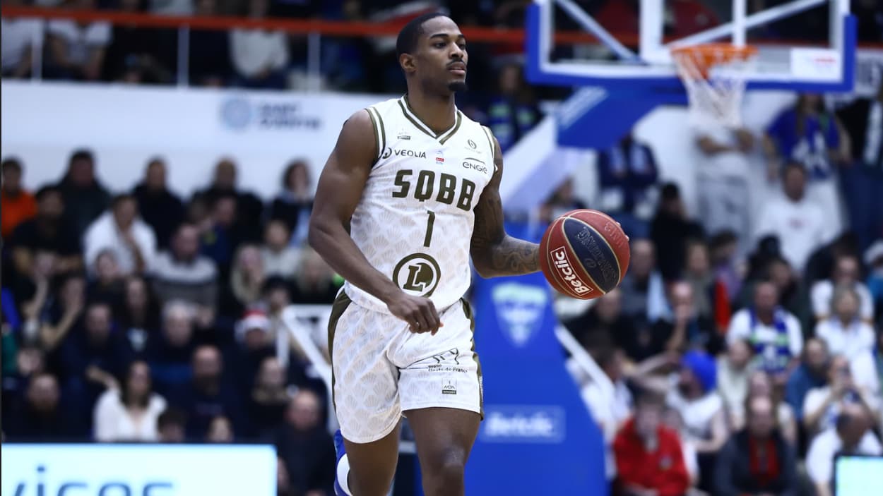 Nate Johnson (Saint-Quentin) au dribble contre Le Portel Nate Johnson (Saint-Quentin) au dribble contre Le Portel