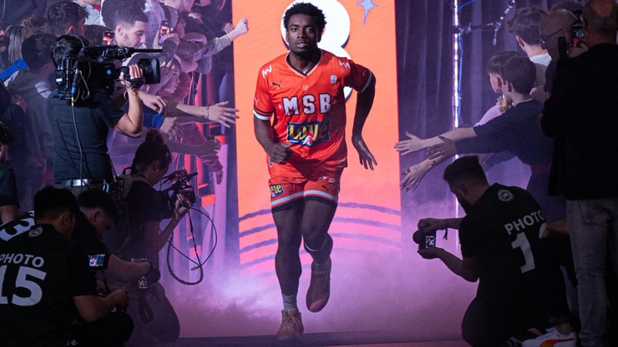 Osahon Obasohan (Le Mans) à la présentation des équipes Osahon Obasohan (Le Mans) à la présentation des équipes