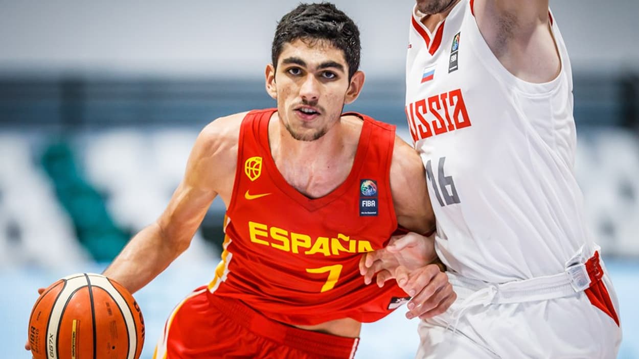 Santi Aldama avec l'Espagne en U18 Santi Aldama avec l'Espagne en U18
