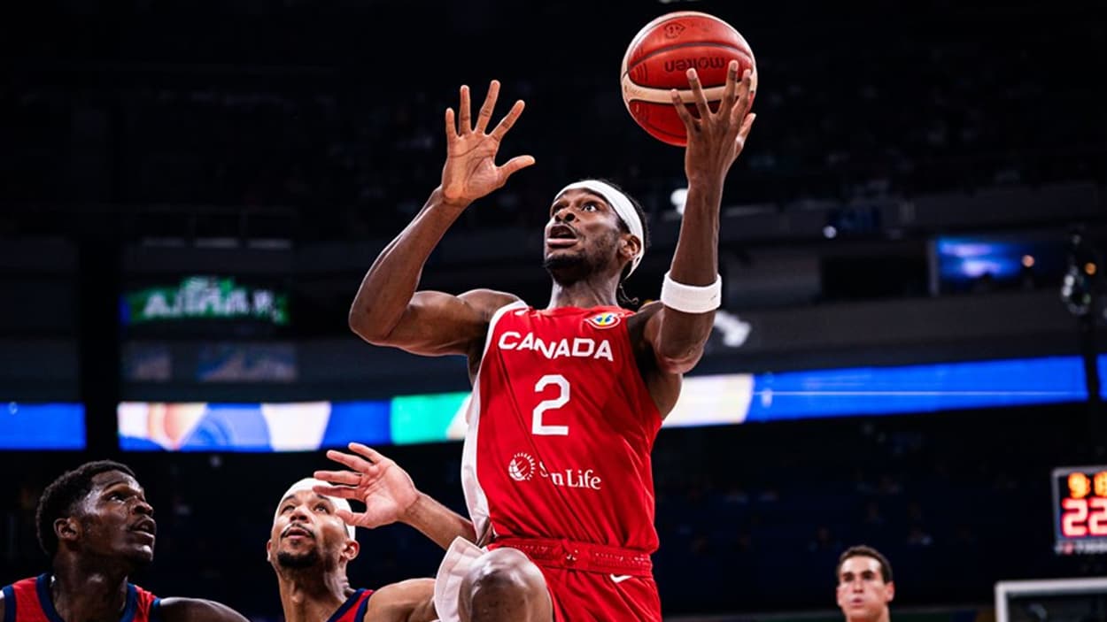 Shai Gilgeous-Alexander (Canada) face à Anthony Edwards Shai Gilgeous-Alexander (Canada) face à Anthony Edwards