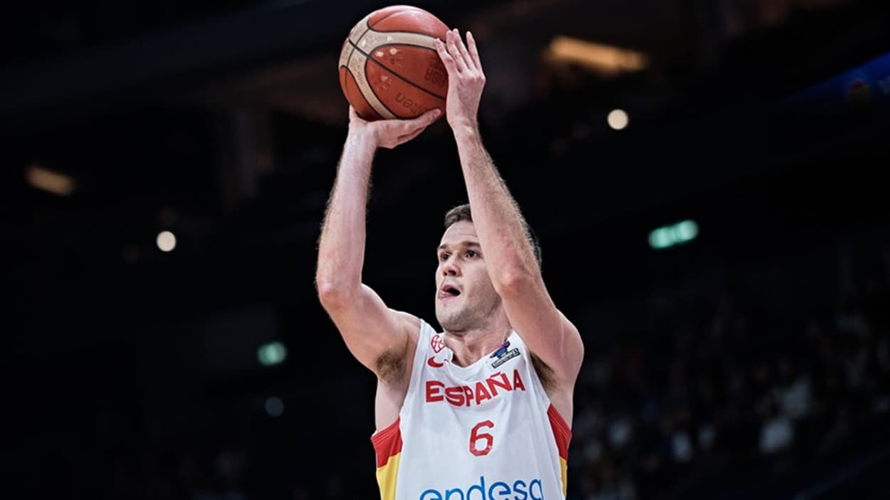 Xabi Lopez-Arostegui avec l'Espagne en 2022 Xabi Lopez-Arostegui avec l'Espagne en 2022