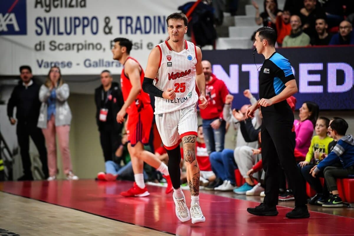 Hugo Besson et Varèse prennent un très léger avantage sur Bahçeşehir en ...