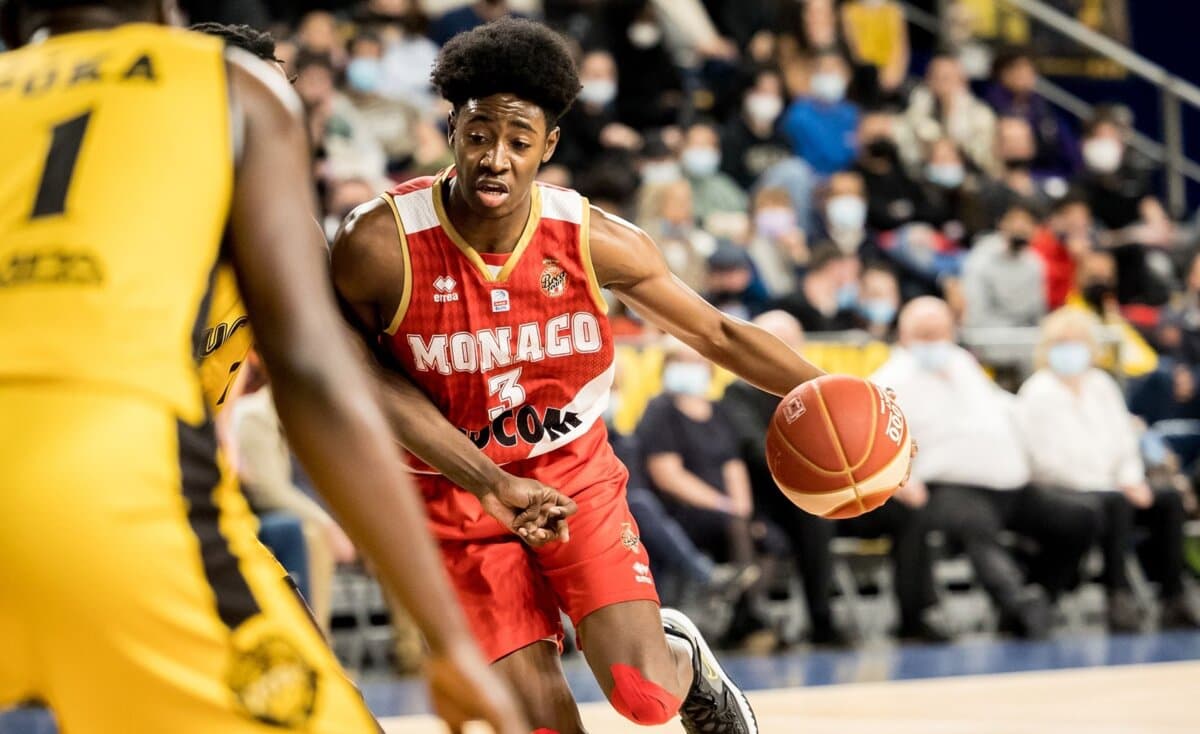 Rudy DemahisBallou à la rescousse de Fos Provence BeBasket