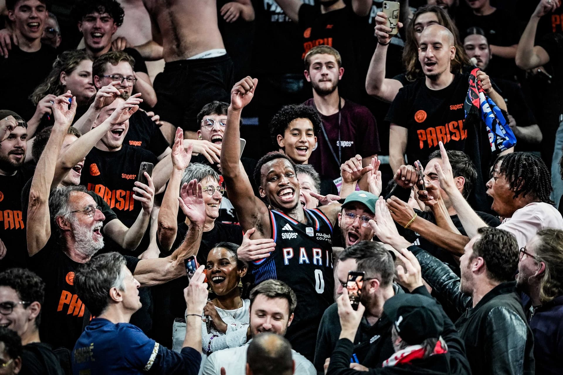 De 8 à 8 000 spectateurs : comment le Paris Basketball gagne en soutien ...