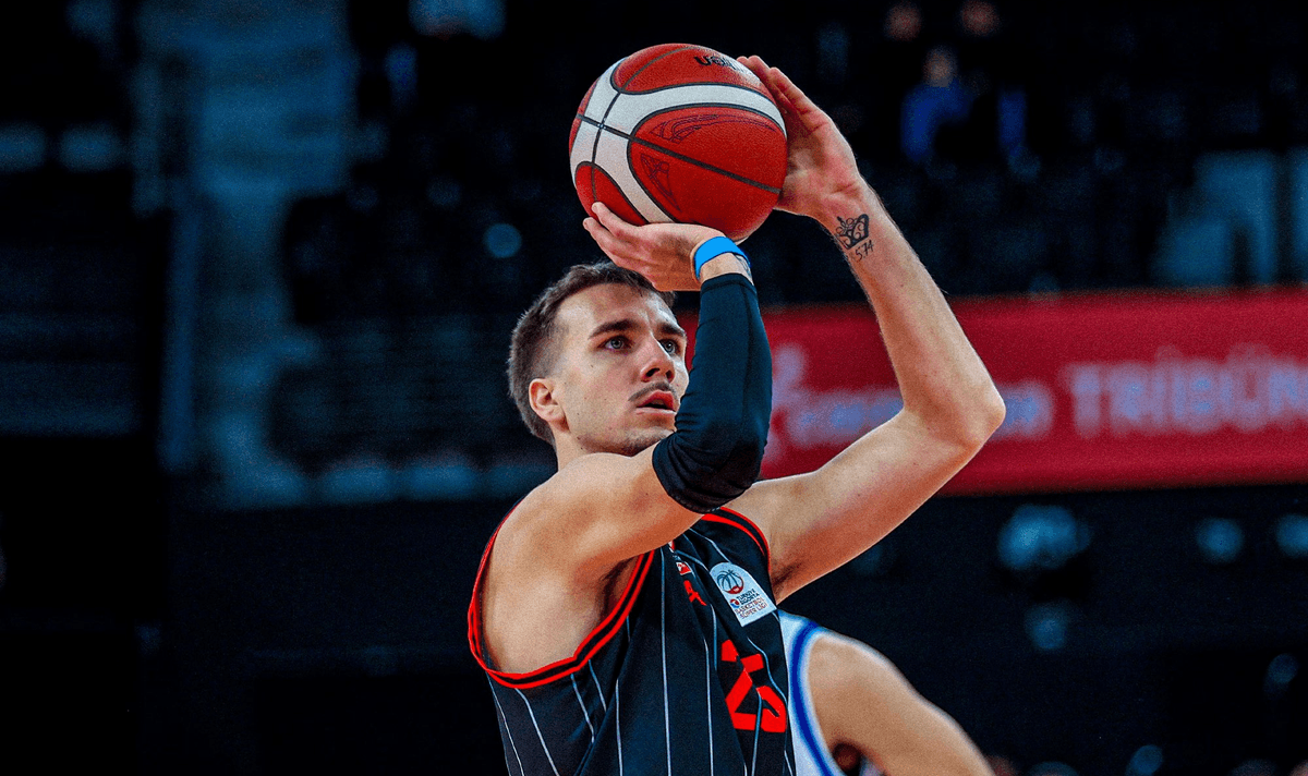 Hugo Besson marque 20 points contre l'Anadolu Efes - BeBasket