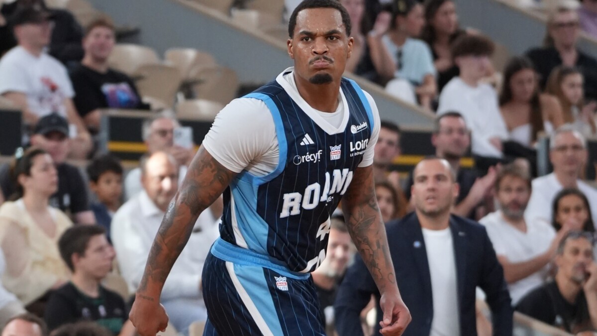 Photo: BeBasket Roanne Beats Boulazac 81-79 in Betclic Elite Opener